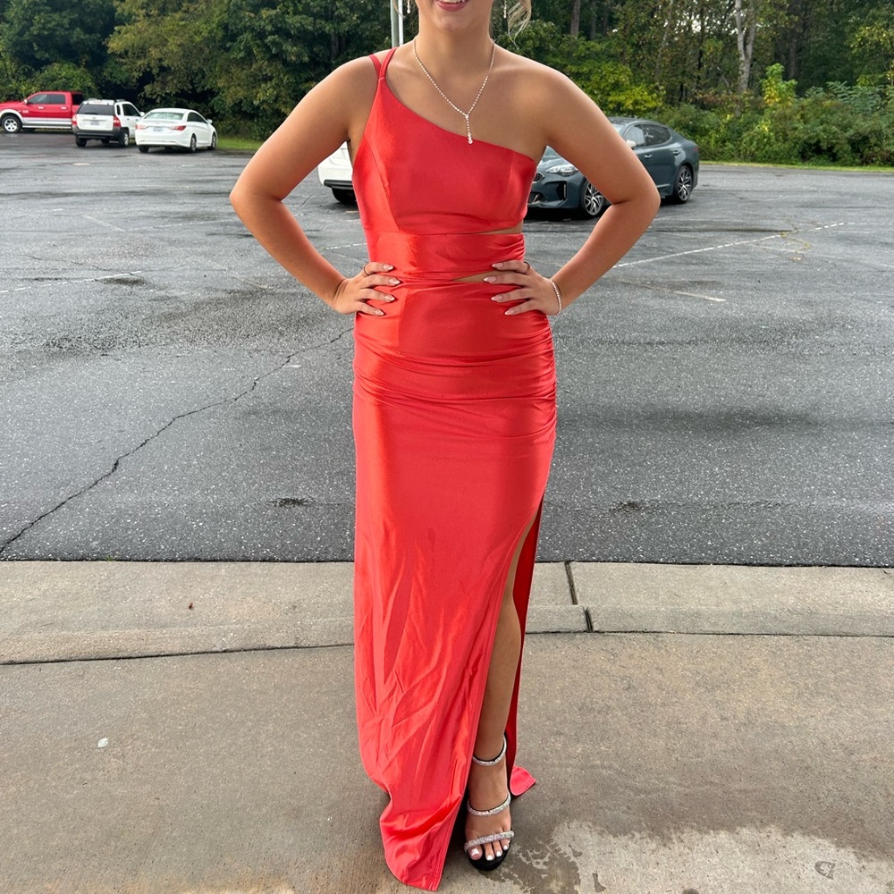 Elegant Red One-Shoulder Dress
